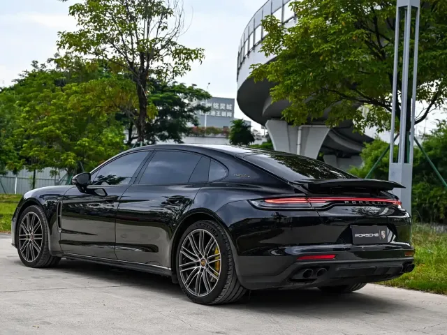 Porsche Panamera — Фото автомобиля 3