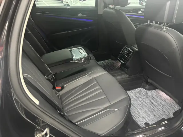 Volkswagen Passat — Фото автомобиля 8