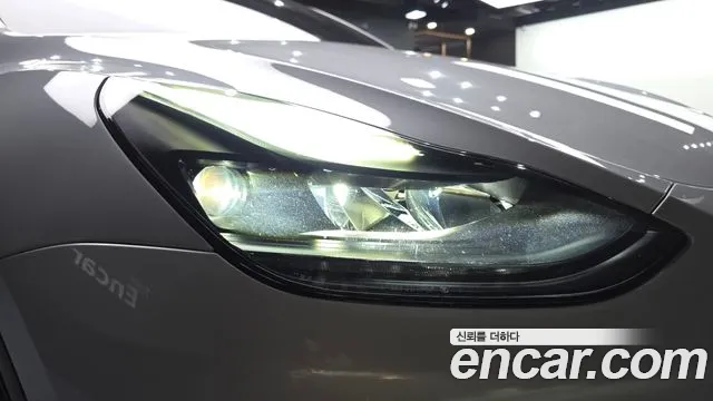 Tesla Model Y — Фото автомобиля 7