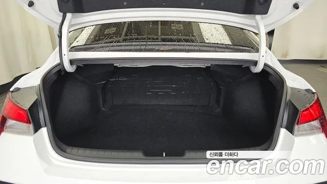 Hyundai AVANTE Новый Avante (CN7) — Фото автомобиля 20