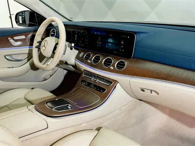 Mercedes-Benz E-Class — Фото автомобиля 17