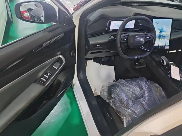 Geely Boyue — Фото автомобиля 15