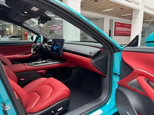 Xiaomi SU7 — Фото автомобиля 16