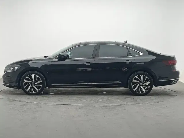 Volkswagen Passat — Фото автомобиля 2
