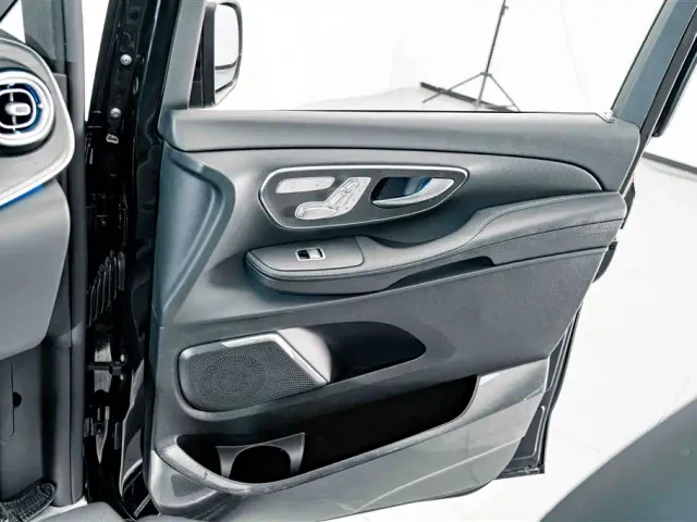 Mercedes-Benz V-Class — Фото автомобиля 15