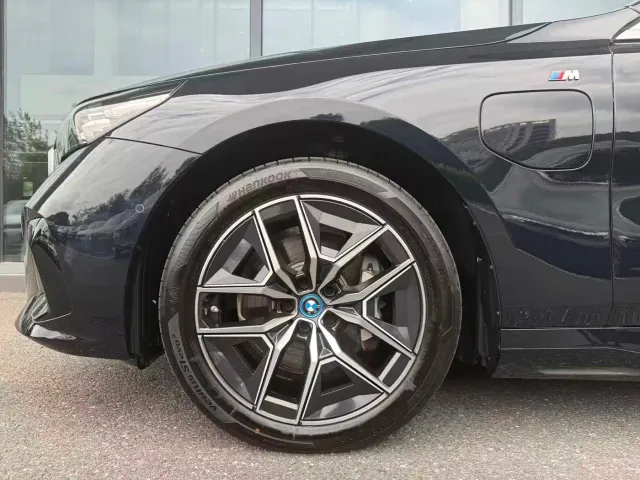 BMW i5 — Фото автомобиля 6