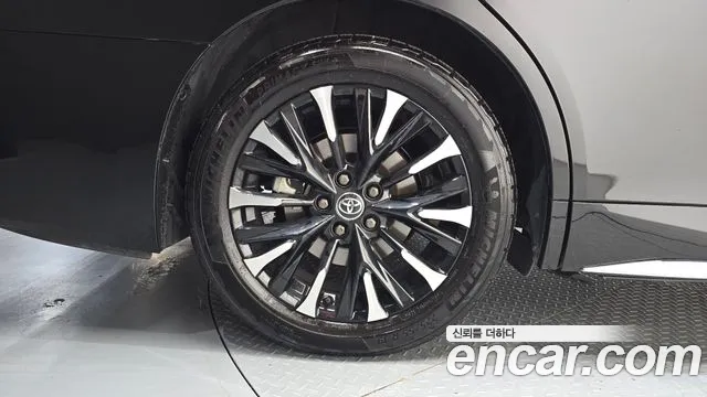 Toyota Alphard — Фото автомобиля 5