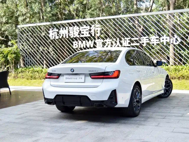 BMW 3 Series — Фото автомобиля 4