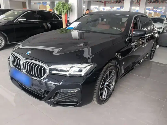 Фотография автомобиля — BMW 5 Series