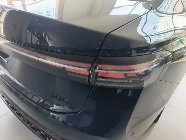 Volkswagen Passat — Фото автомобиля 7
