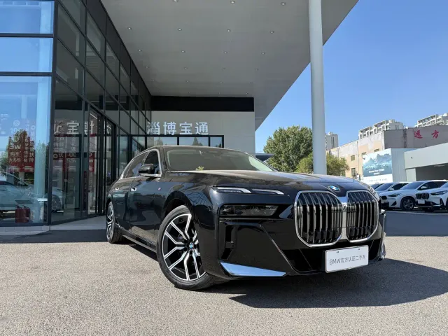 BMW 7 Series — Фото автомобиля 2