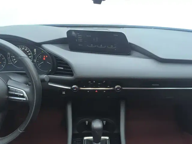 Mazda Axela — Фото автомобиля 13