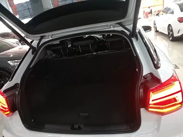 Audi Q2L — Фото автомобиля 18