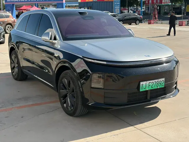 Li Auto L6 — Фото автомобиля 3