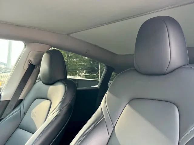 Tesla Model Y — Фото автомобиля 12