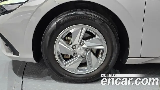 Hyundai Avante CN7 — Фото автомобиля 5