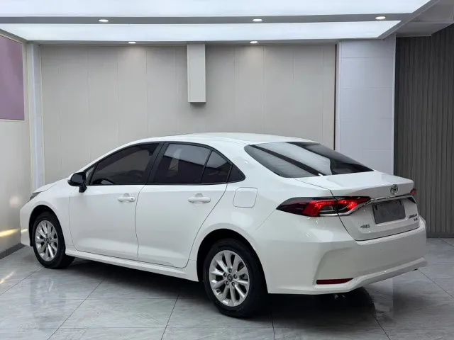 Toyota Corolla — Фото автомобиля 6