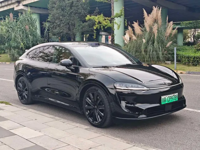 Luxeed R7 — Фото автомобиля 3