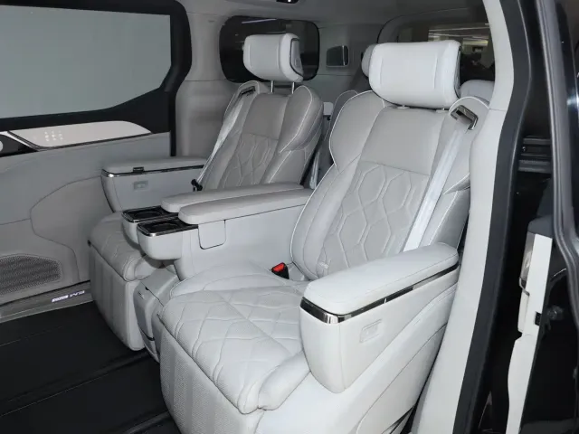 Volvo EM90 — Фото автомобиля 13