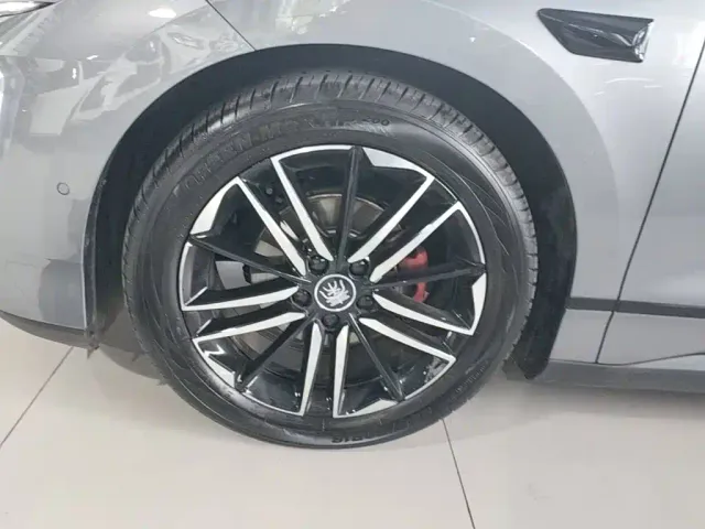 BYD Qin L — Фото автомобиля 22