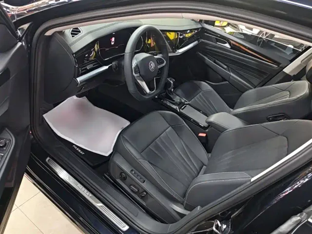 Volkswagen Passat — Фото автомобиля 15