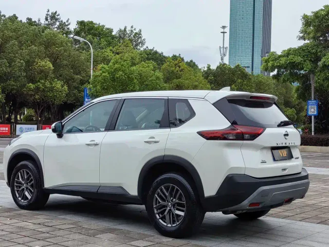 Nissan X-Trail — Фото автомобиля 7