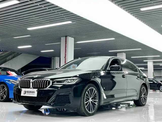 Фотография автомобиля — BMW 5 Series