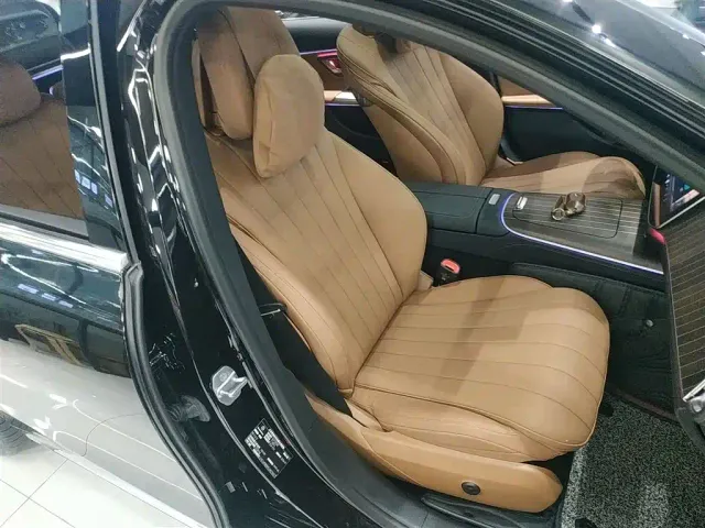 Mercedes-Benz E-Class — Фото автомобиля 19
