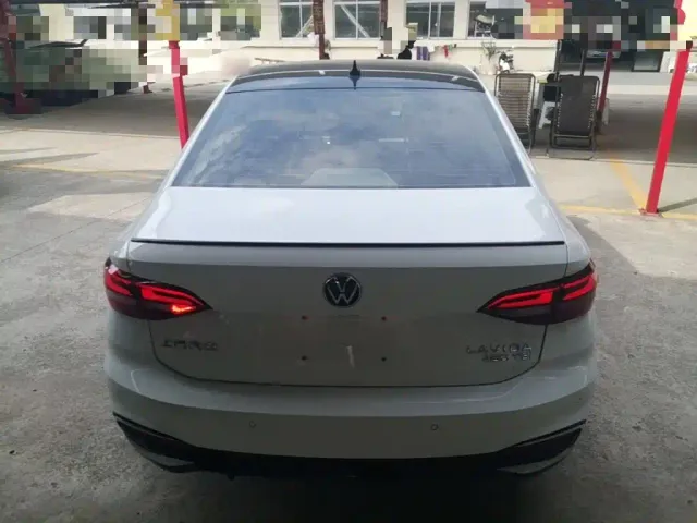 Volkswagen Lavida — Фото автомобиля 5
