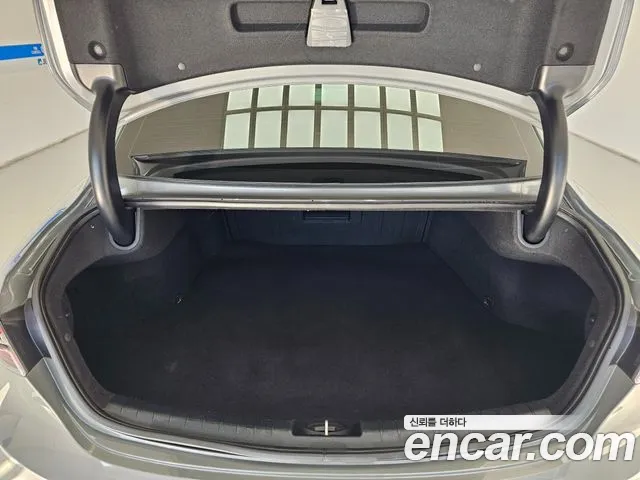Hyundai Grandeur New — Фото автомобиля 16