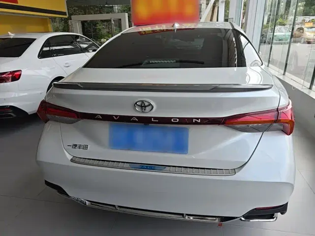 Toyota Avalon — Фото автомобиля 5