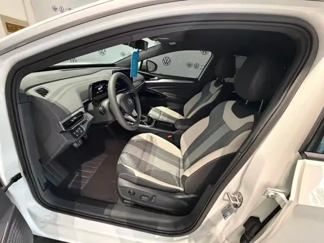 Volkswagen ID.4 Crozz — Фото автомобиля 4