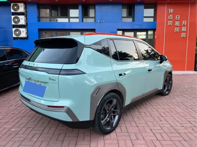 Aion AION Y 2022 Plus 70 Tech Edition — Фото автомобиля 3