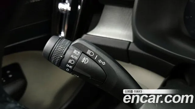Volvo XC40 — Фото автомобиля 18