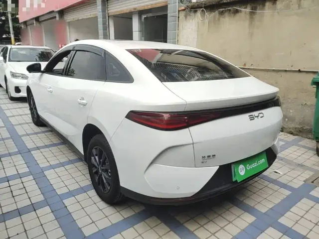 BYD e7 — Фото автомобиля 4