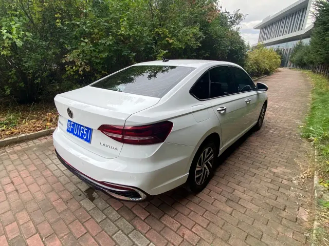 Volkswagen Lavida — Фото автомобиля 6