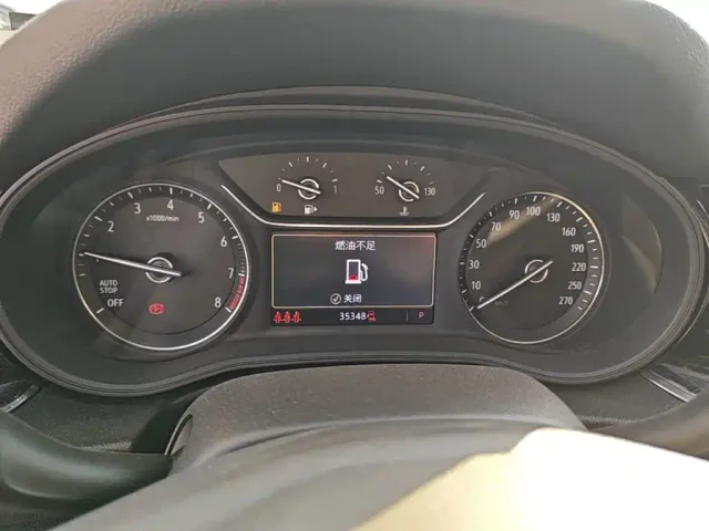 Buick Regal — Фото автомобиля 11