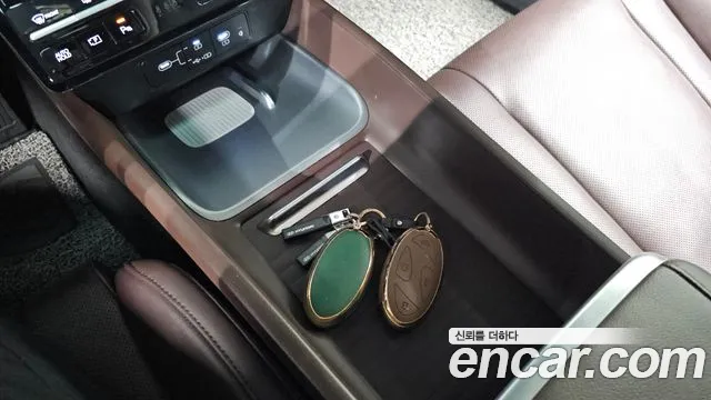 Hyundai Grandeur Grandeur (GN7) 2.5 Бензин 2WD — Фото автомобиля 16