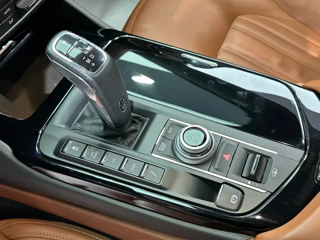 Maserati Levante — Фото автомобиля 15