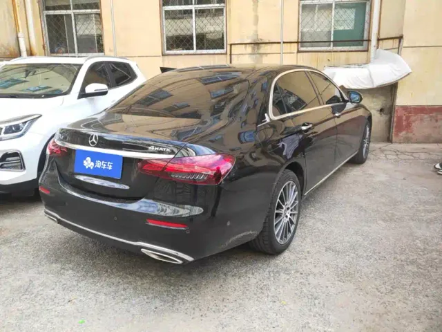 Mercedes-Benz E-Class — Фото автомобиля 3