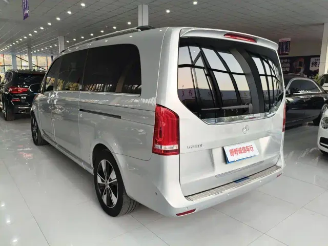 Mercedes-Benz V-Class — Фото автомобиля 6