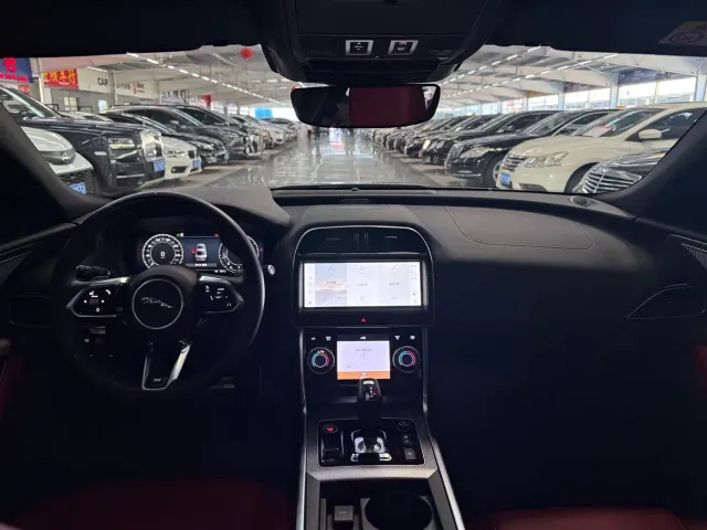 Jaguar XEL — Фото автомобиля 6