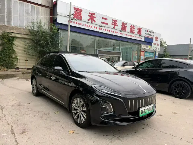 Hongqi E-QM5 — Фото автомобиля 2
