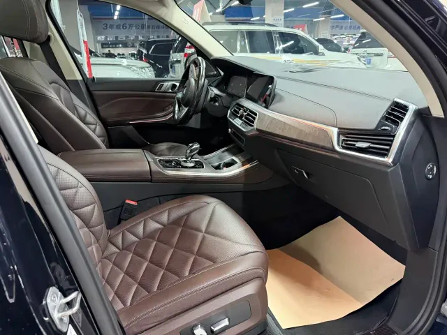 BMW X5 — Фото автомобиля 12