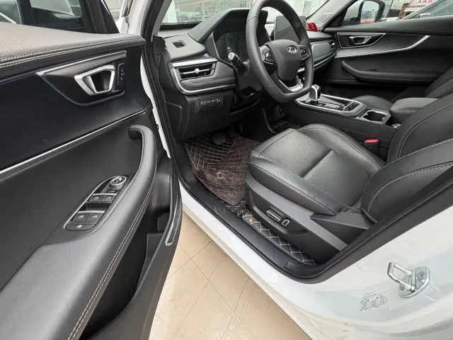 Chery Tiggo 8 — Фото автомобиля 5