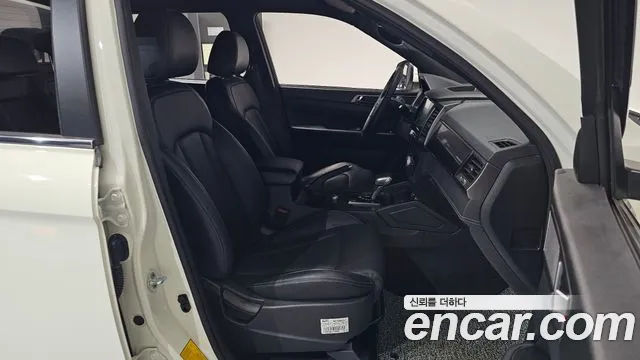 KG_Mobility_Ssangyong Rexton Новый Rexton Sport Khan Дизель 2.2 4WD — Фото автомобиля 25