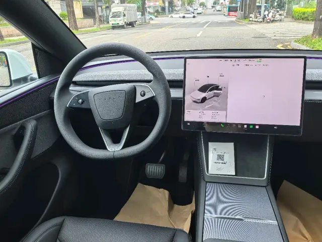 Tesla Model Y 2025 Rear-Wheel Drive — Фото автомобиля 6