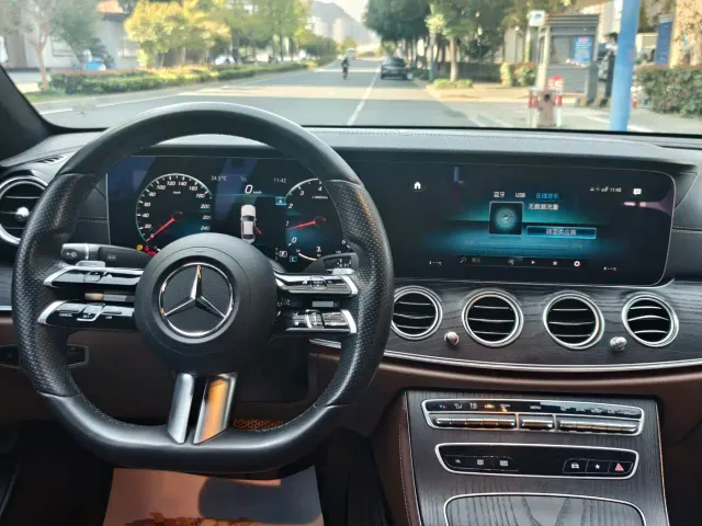 Mercedes-Benz E-Class — Фото автомобиля 15