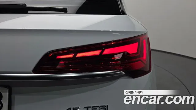 Audi Q5 45 TFSI quattro Premium — Фото автомобиля 18