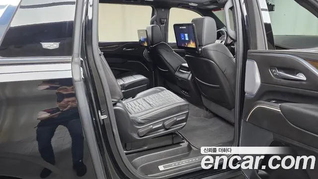 Cadillac Escalade — Фото автомобиля 17